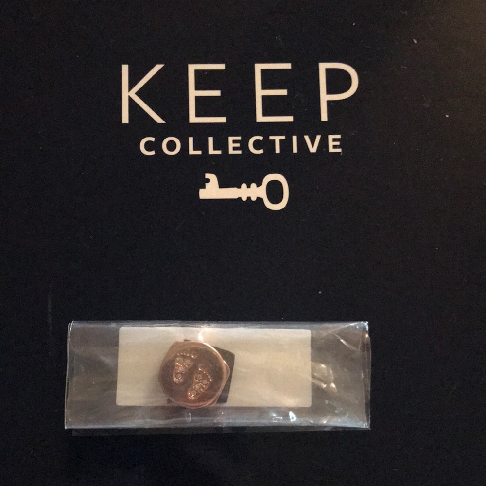 Keep collective baby feet charm